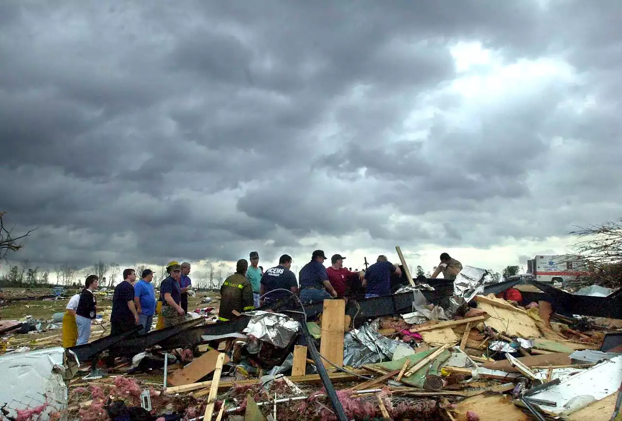 Tornadoes cause damage in parts of Florida