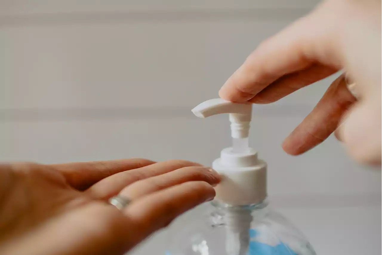 How to make DIY hand sanitizer