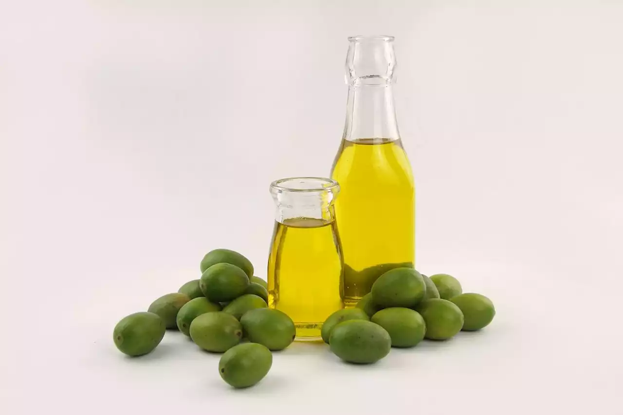 Higher Olive Oil Intake Reduces Risk of Total and Cause-Specific Mortality, Study Says | Sci-News.com