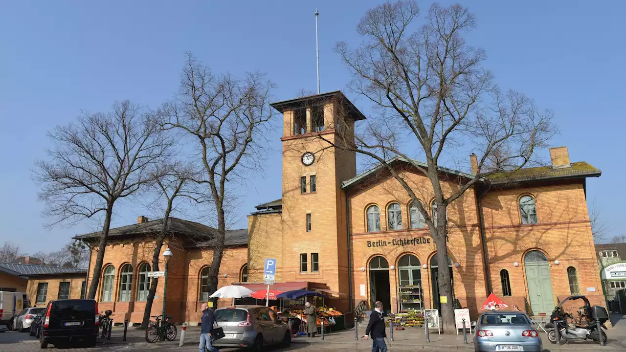 Unbekannter sprüht Frau in Berliner S-Bahn Pfefferspray ins Gesicht