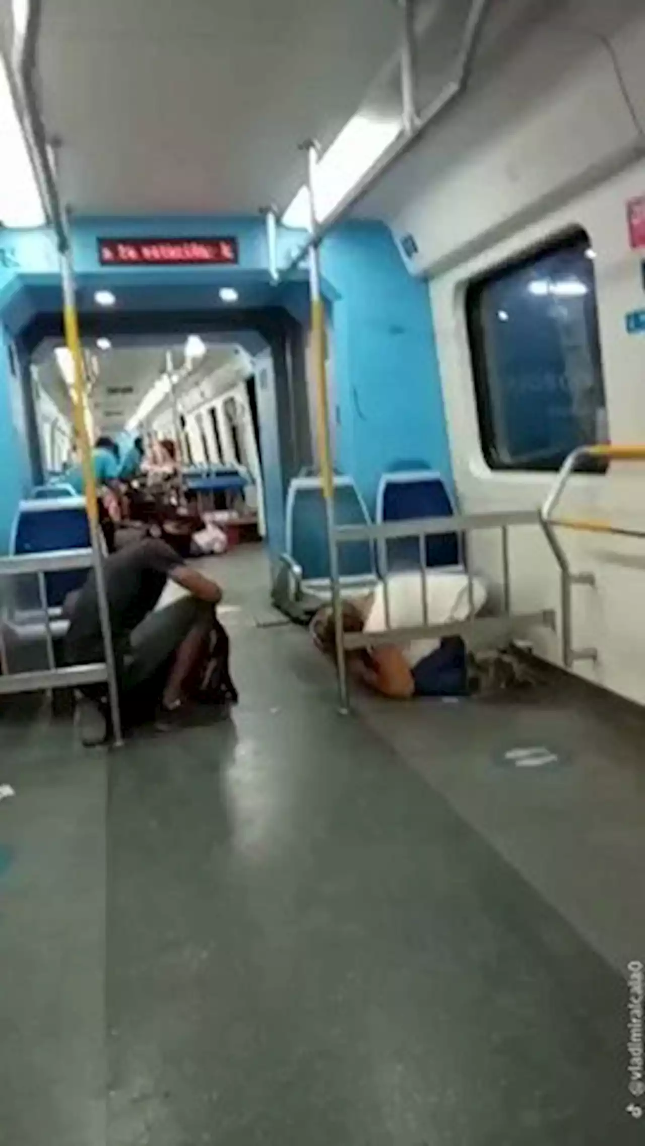 Video: terror y gritos en el Tren Roca por una batalla campal entre bandas en Lomas de Zamora