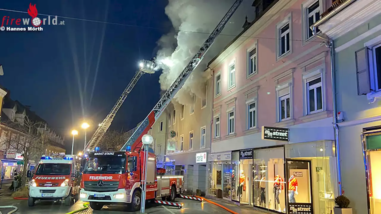 Stmk: Feuer in Wohn- und Geschäftsgebäude in Deutschlandsberg → zwei Drehleitern und 11 Wehren im Einsatz