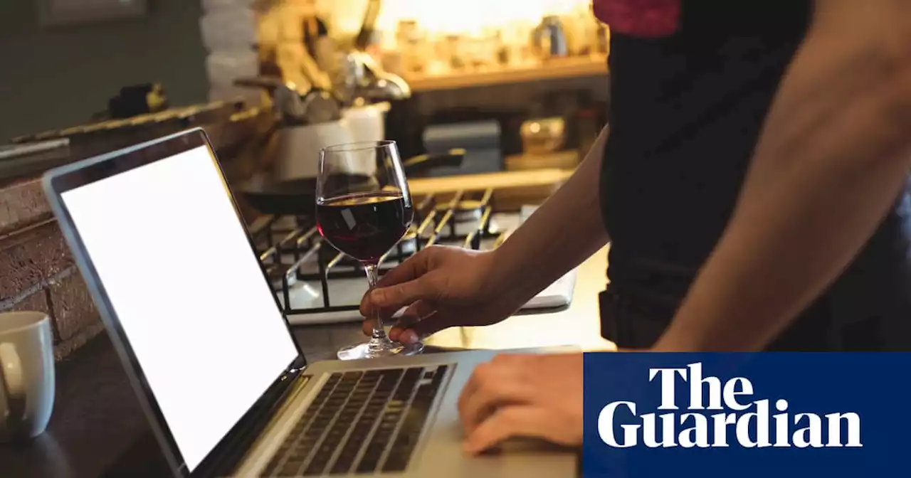 Millions in UK drinking harmful levels of alcohol at home, experts warn