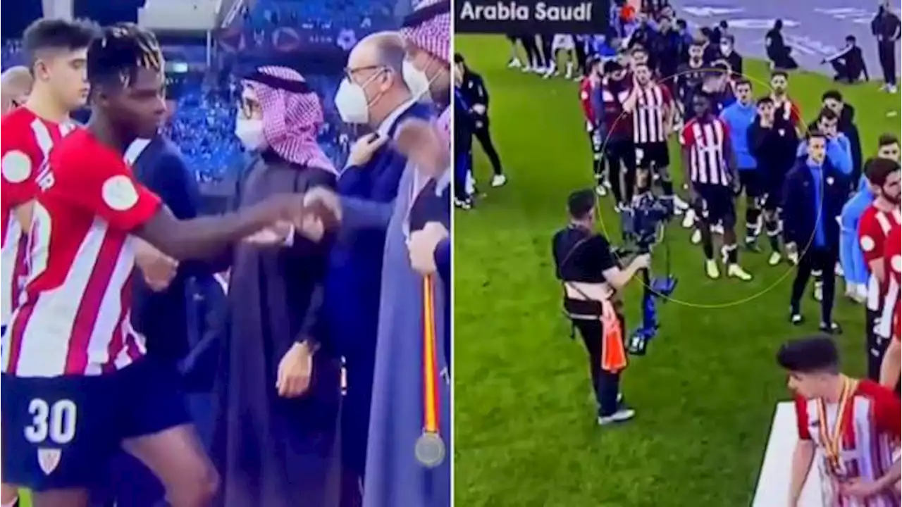 El viral gesto de Iñaki Williams con su hermano durante la entrega de medallas