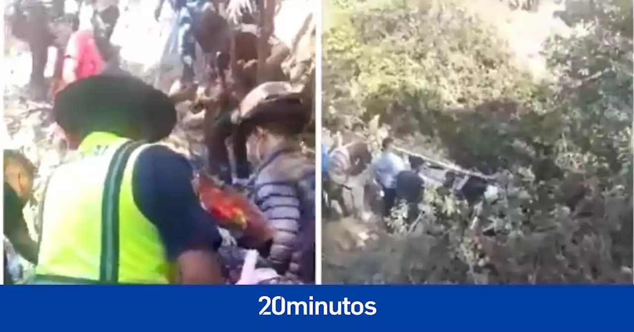 Al menos siete muertos tras caer un autobús por un barranco en Guatemala