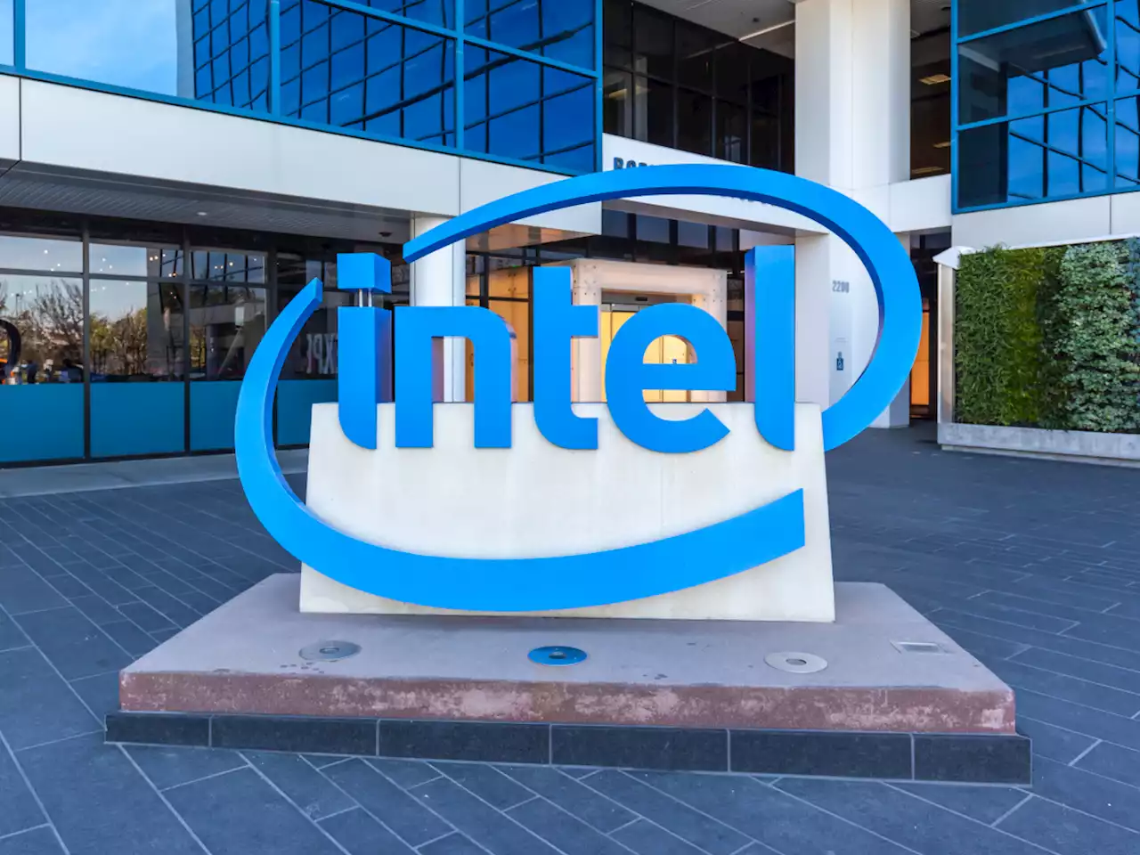 Intel to Debut Energy-Efficient Bitcoin Mining ASIC