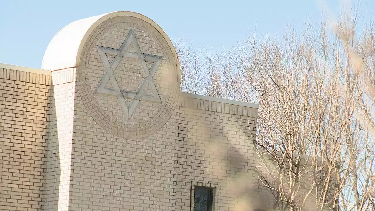 Colleyville synagogue rabbi says he threw chair before escaping hostage standoff