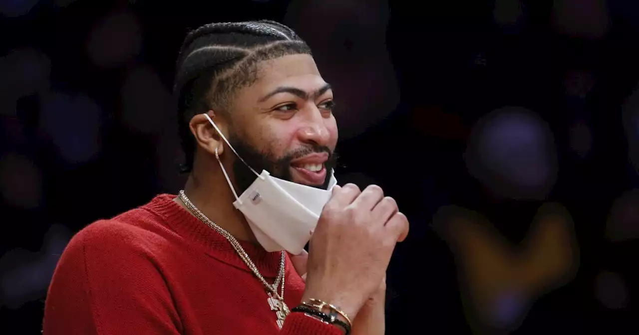 Lakers' Anthony Davis cleared for full-contact, on-court workouts