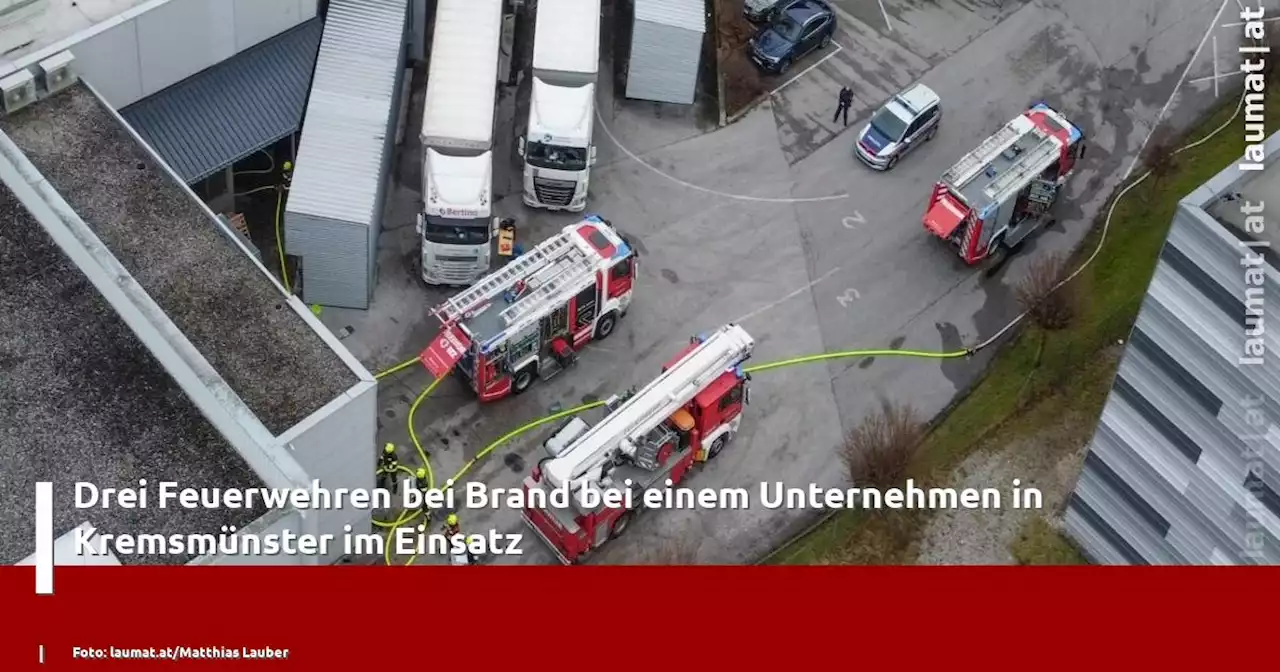 Drei Feuerwehren bei Brand bei einem Unternehmen in Kremsmünster im Einsatz | laumat|at