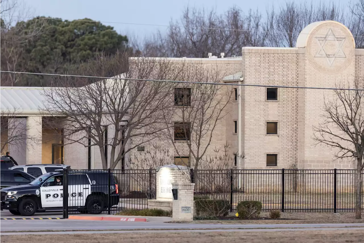 Texas rabbi says he, 2 hostages escaped synagogue standoff