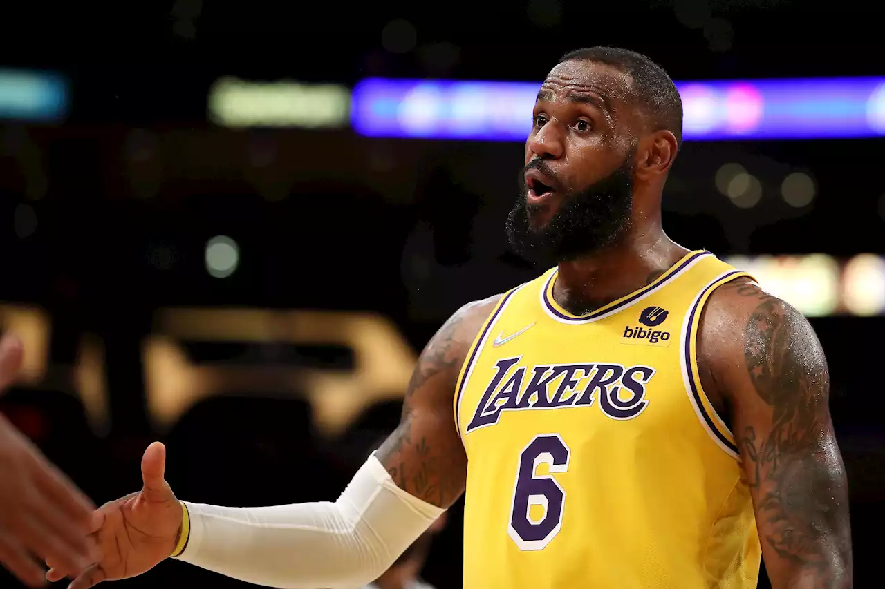 Lakers End Three-Game Skid Behind 25 Points From LeBron James Against Jazz