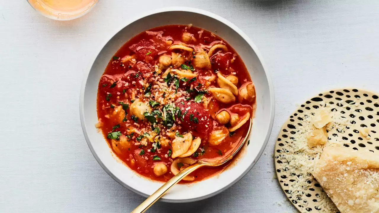 Brothy Pasta with Chickpeas