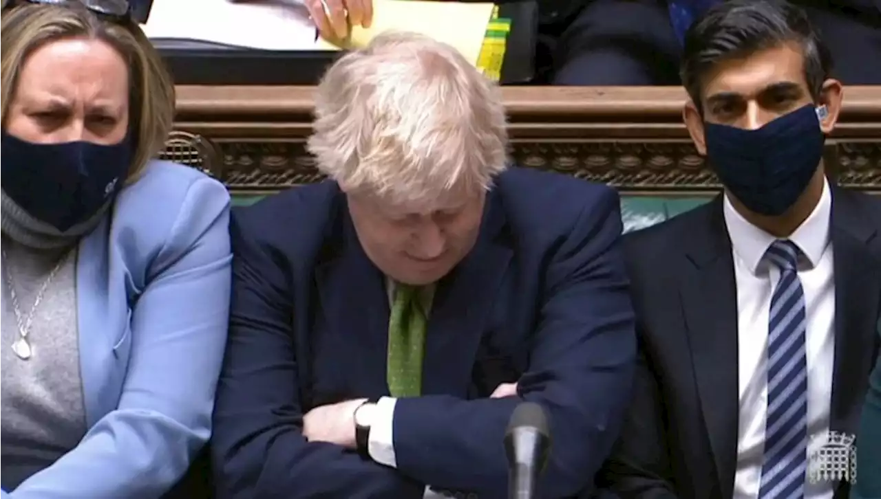 Ryger han nu? Totalt kaos i Boris Johnsons parti
