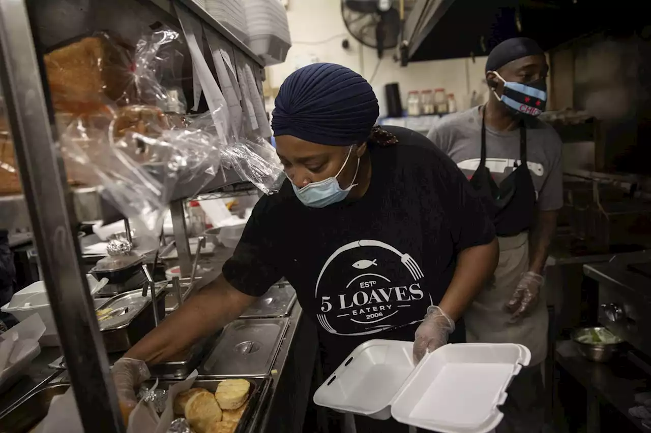 Launching websites, loan applications: How FoodLab Chicago helps South Side restaurants weather pandemic