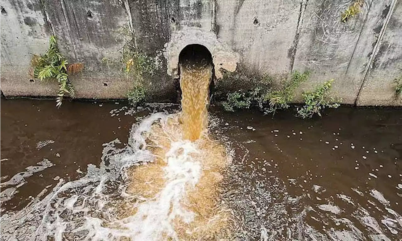 Water firms dumped sewage in UK rivers 3,000 times four years