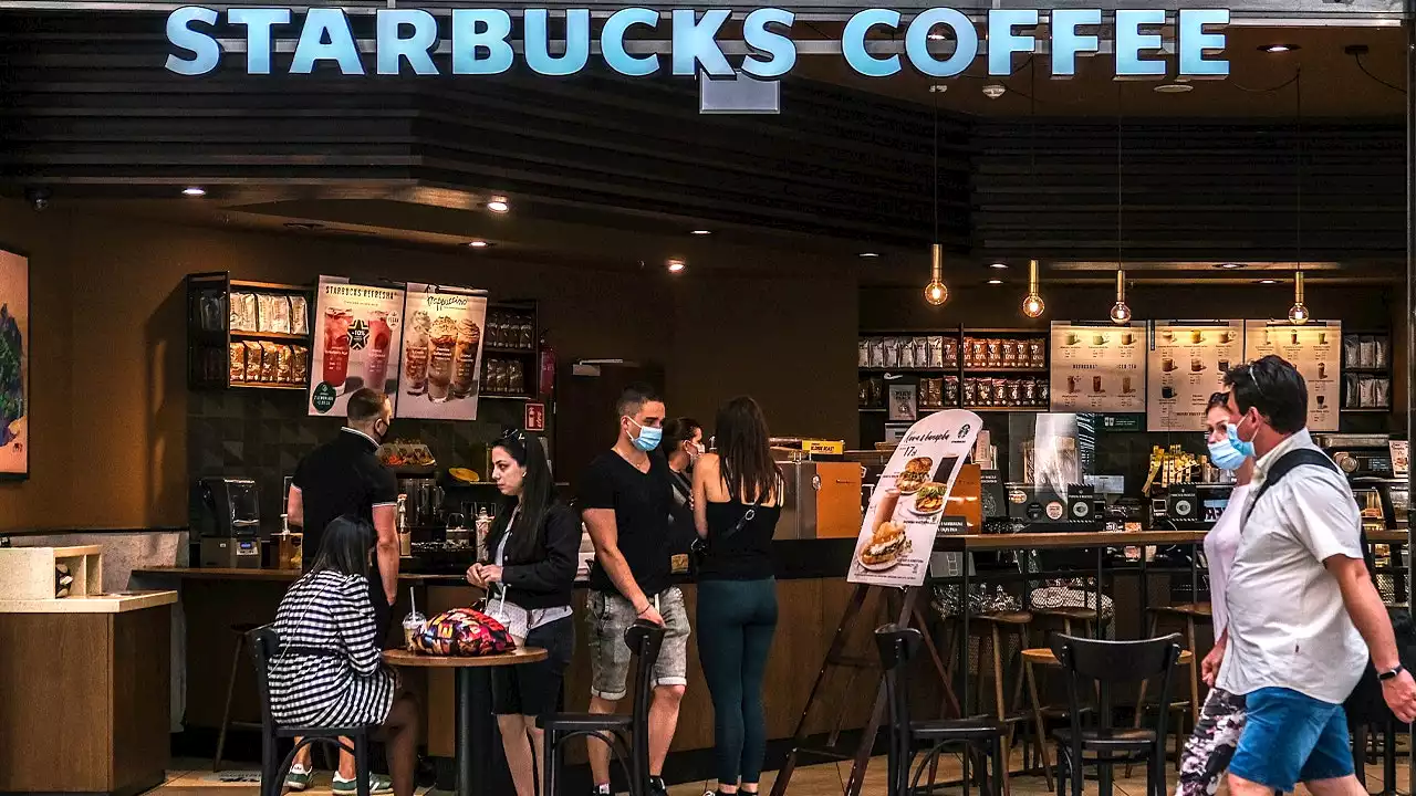 Starbucks scraps vaccine mandate