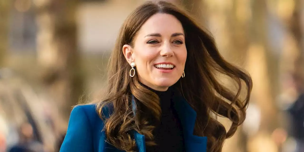 Kate Middleton confirma que el abrigo azul es siempre una buena inversión