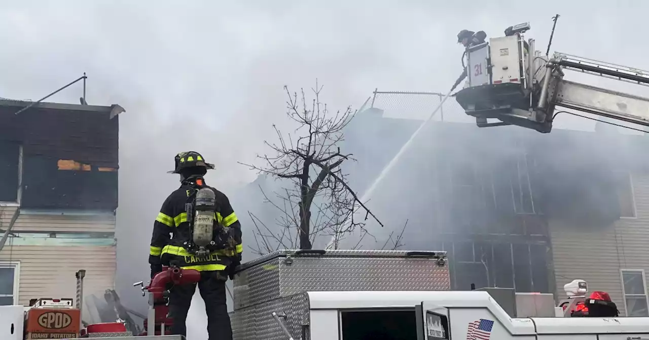 1 dead, 8 hurt in Bronx apartment building explosion, fire