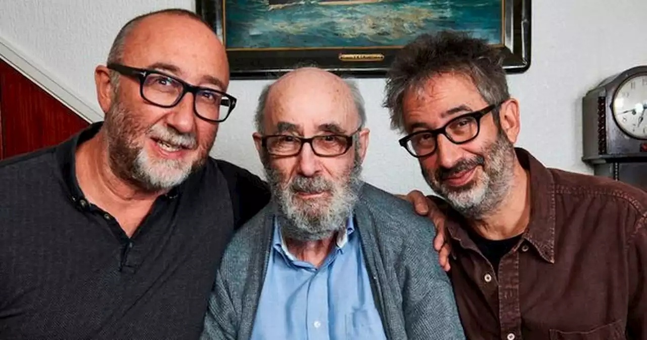 David Baddiel heartbroken as beloved dad dies and 'leaves huge hole in my sky'