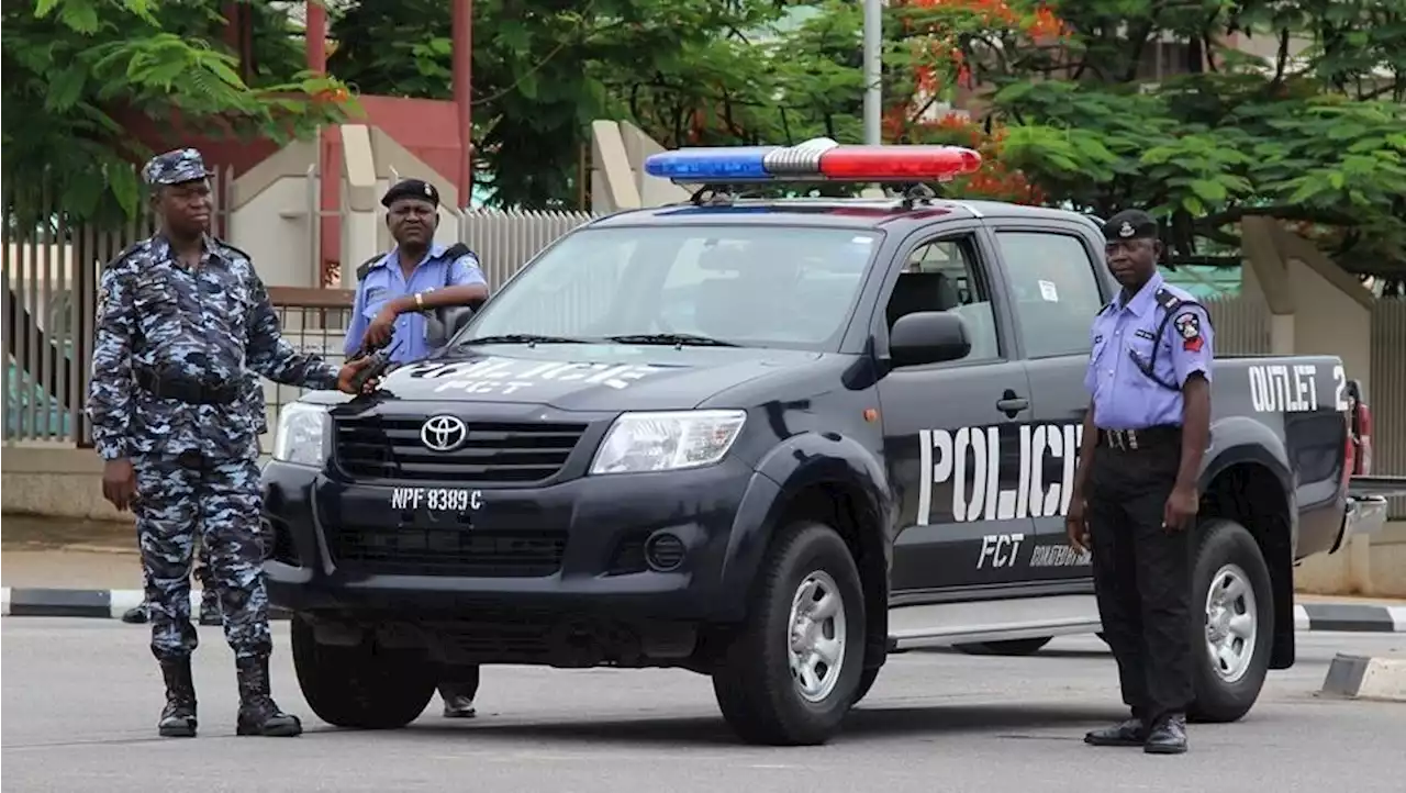 Gunmen kill three policemen, two vigilantes in Niger