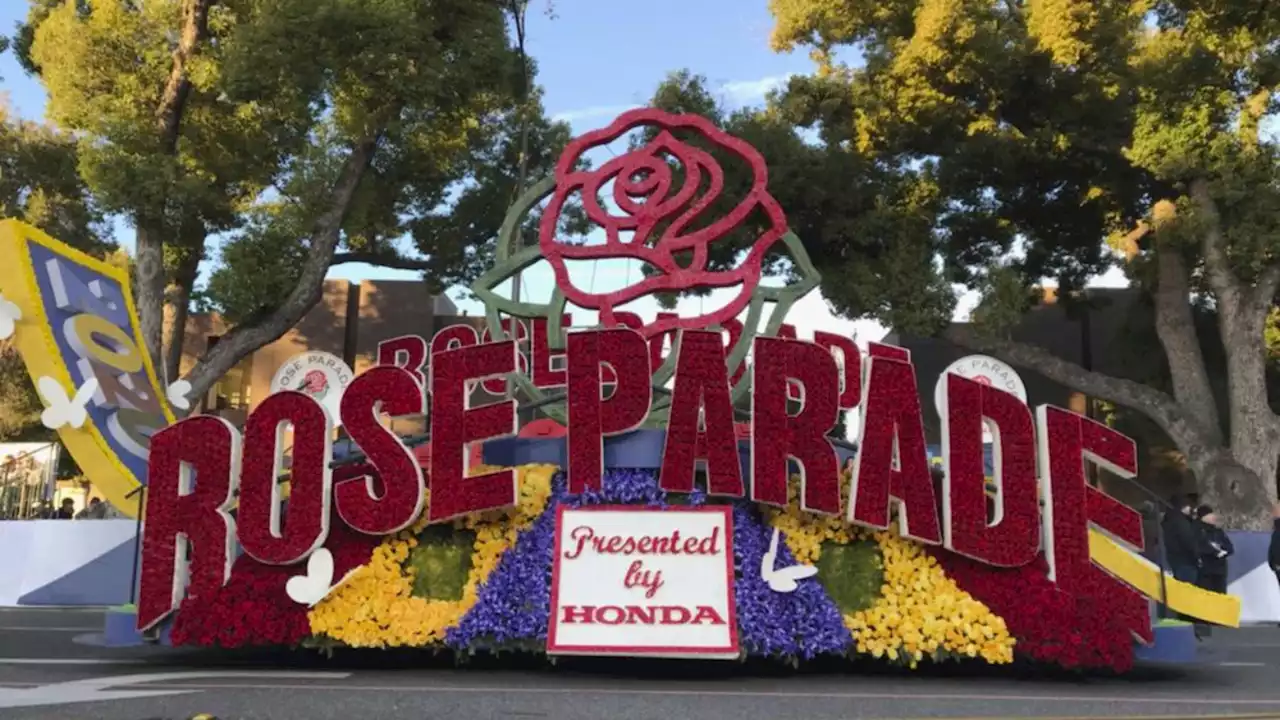 New Year's Rose Parade proceeds despite COVID-19 surge