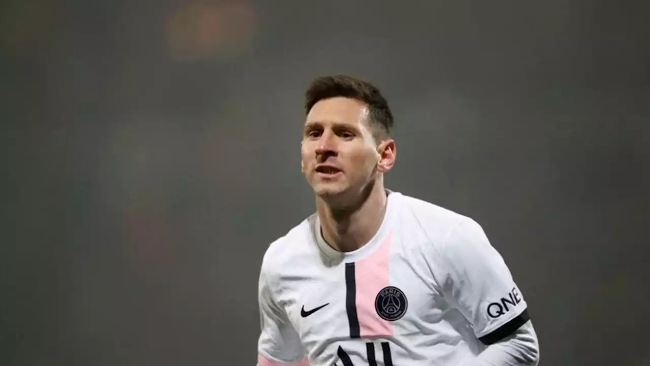 PSG's Messi and three others test positive for COVID-19
