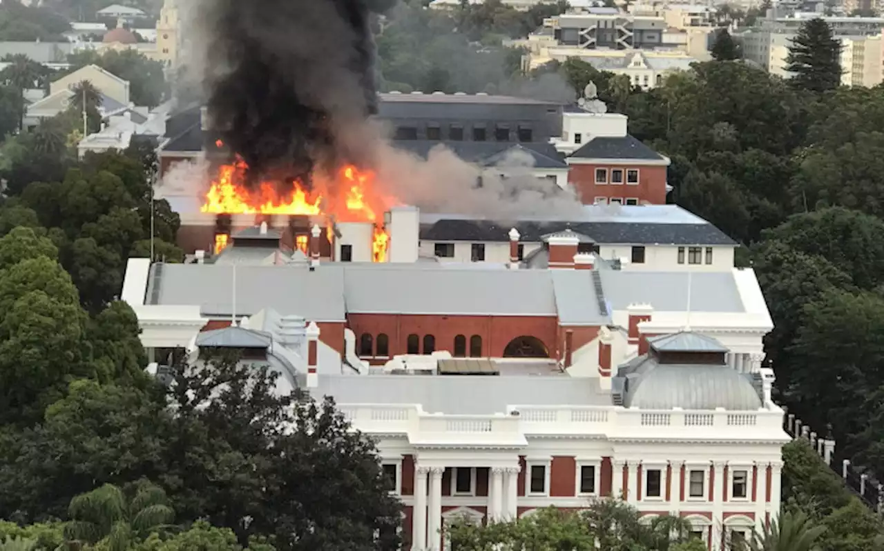 BREAKING NEWS: South Africa's Parliament building is on fire