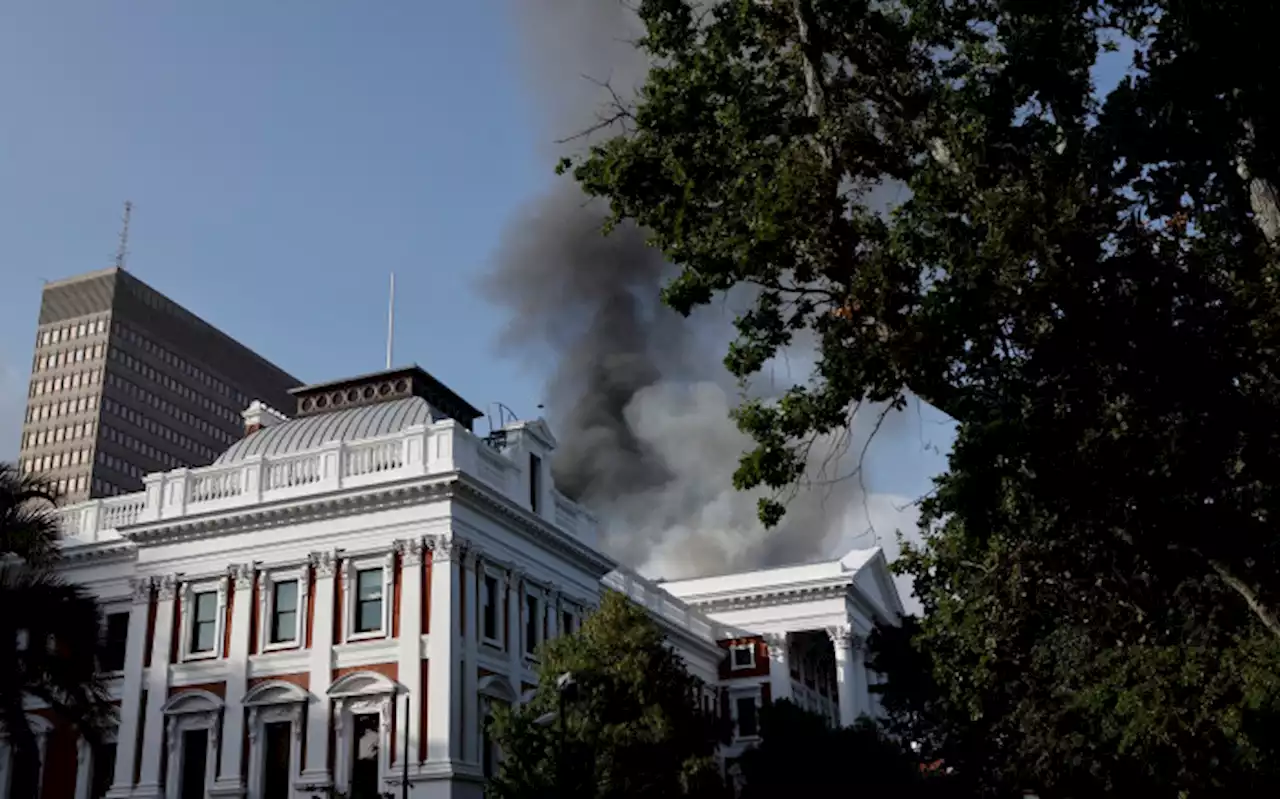 LIVE: Suspect arrested in connection to Parly blaze - De Lille