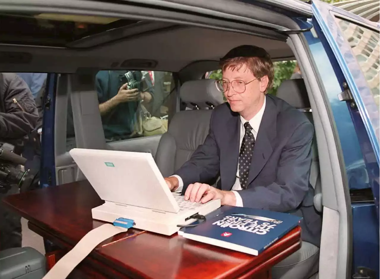 Watch a Young Bill Gates Discuss Microsoft and Apple's Rises in a 1994 Employee Orientation Video