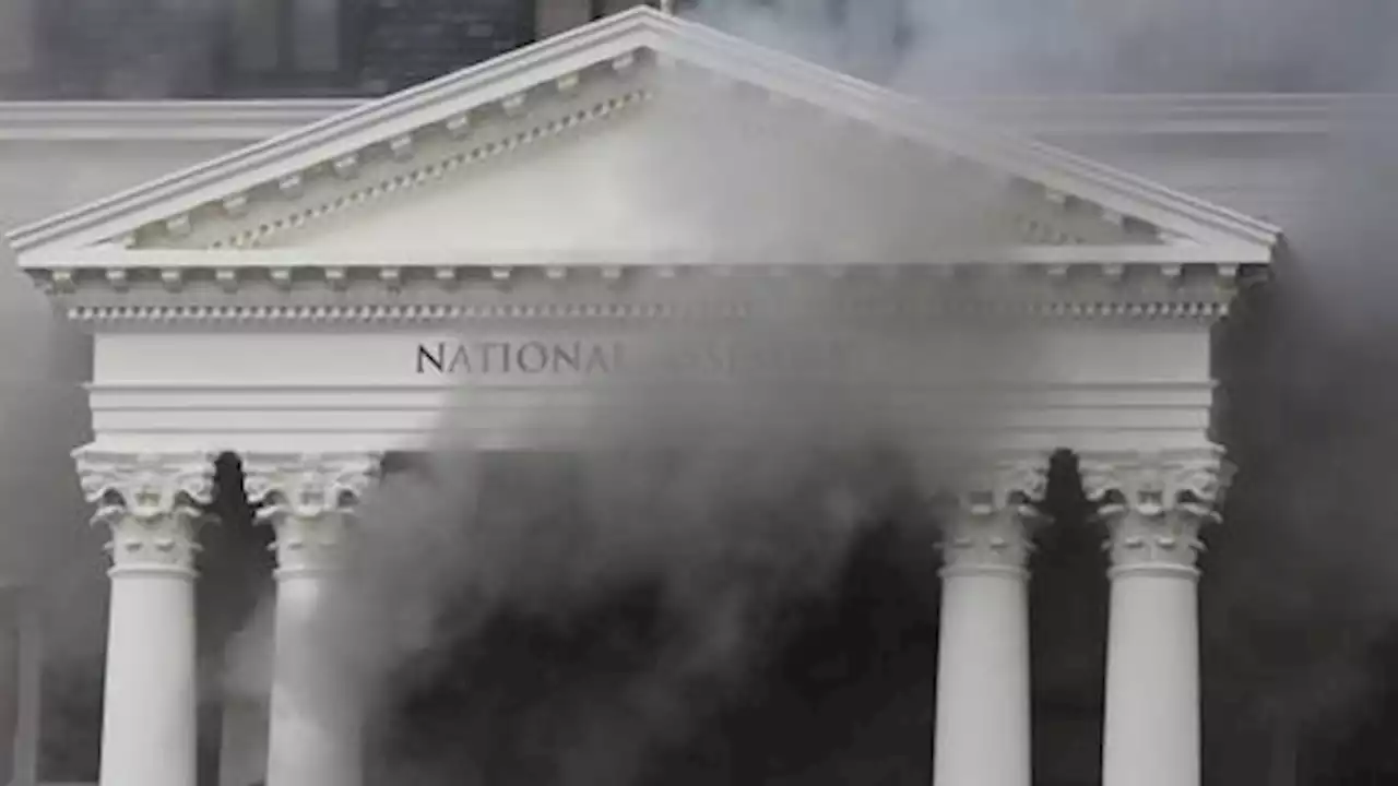 Massive fire breaks out at South Africa's parliament in Cape Town