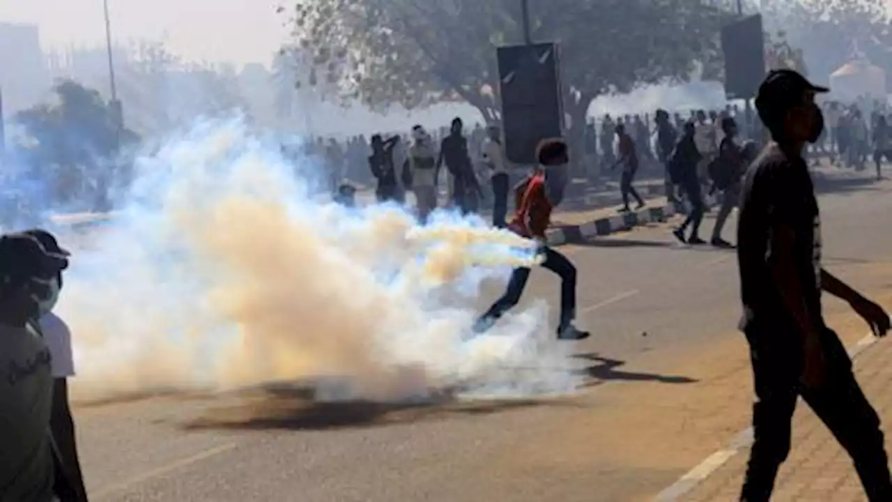 Tear gas fired at large anti-coup rally in Sudan capital