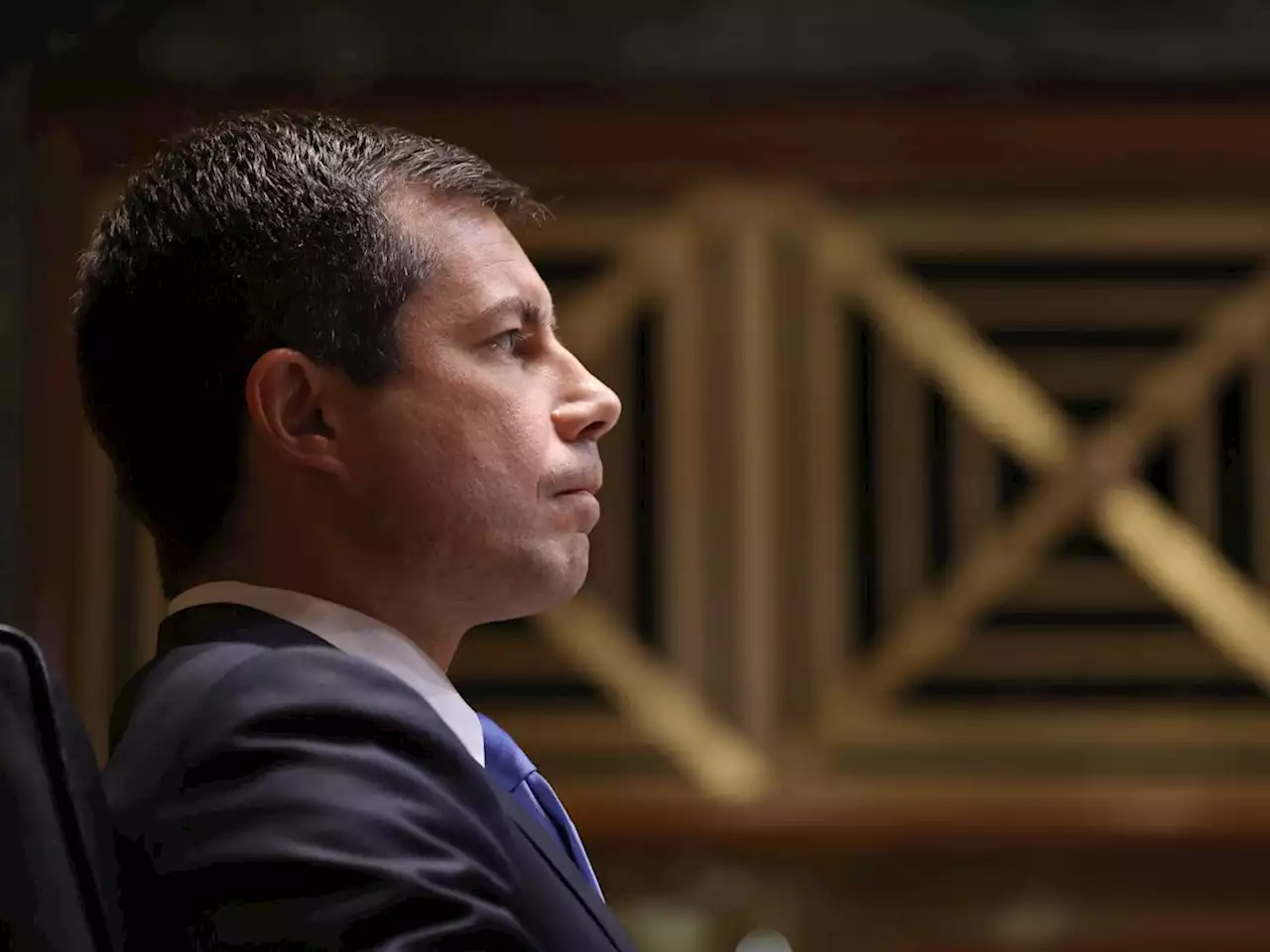 Pete Buttigieg calls on AT&T and Verizon to delay 5G wireless rollout on airplanes over possible safety concerns