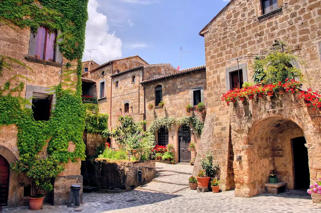 How can I buy a €1 house in Italy?