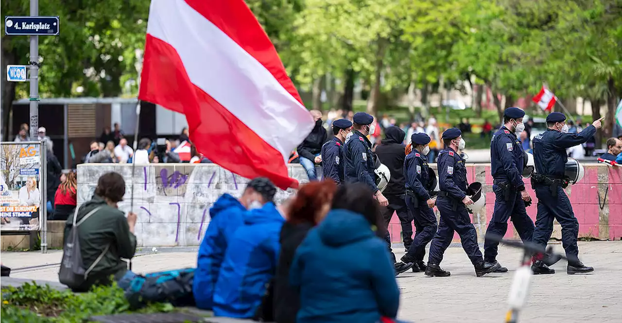 Impfgegner versammelten sich bei der Hofburg