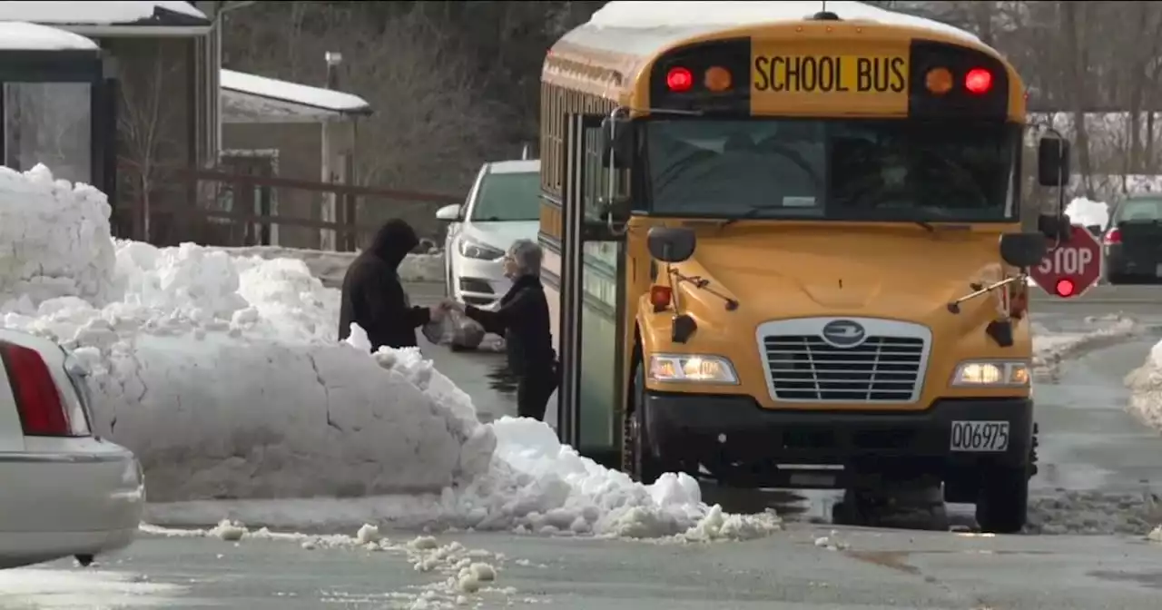 Ravenna School District bus drivers distribute lunches while students learn remotely