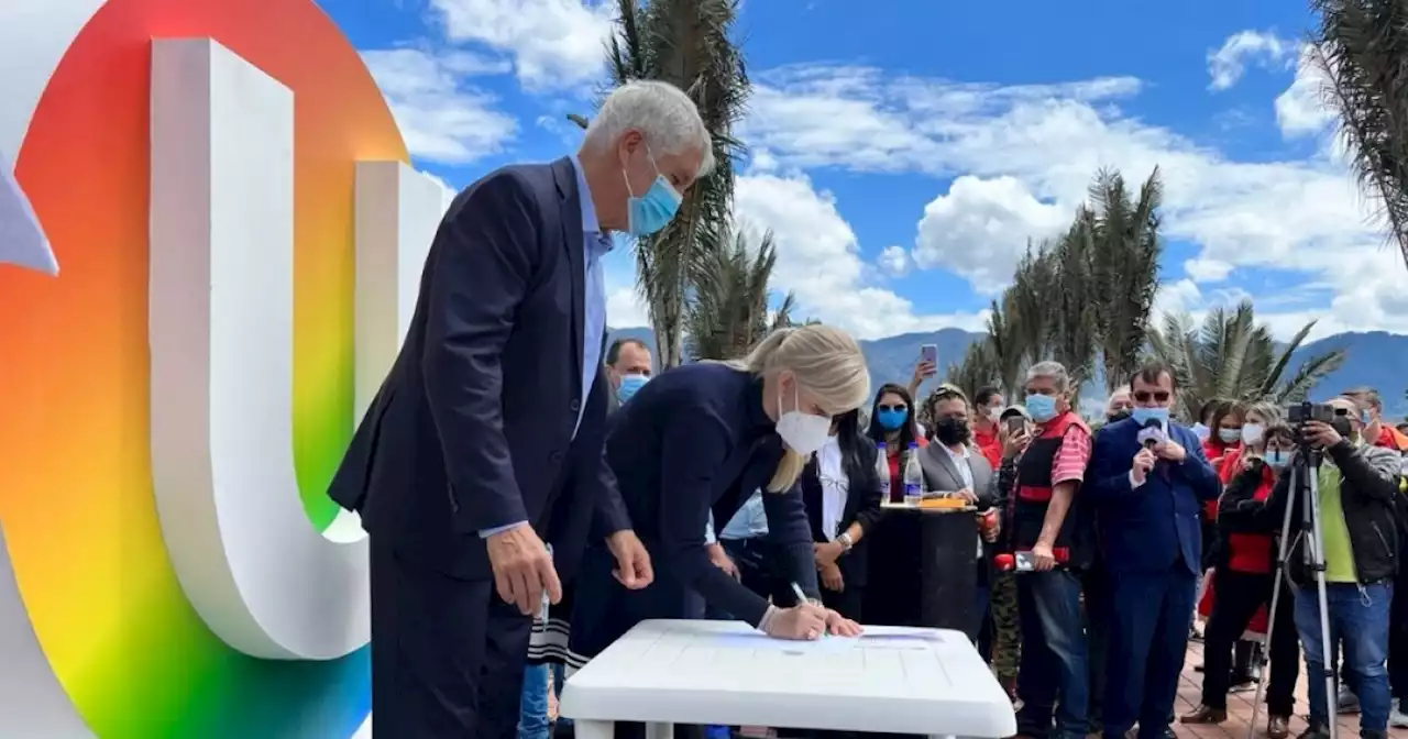 Enrique Peñalosa recibió aval de Partido de la U y lanzó crítica a Claudia López