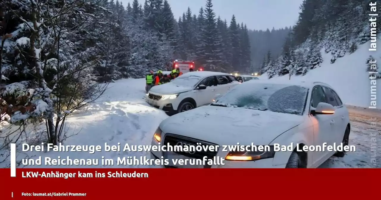 Drei Fahrzeuge bei Ausweichmanöver zwischen Bad Leonfelden und Reichenau im Mühlkreis verunfallt | laumat|at