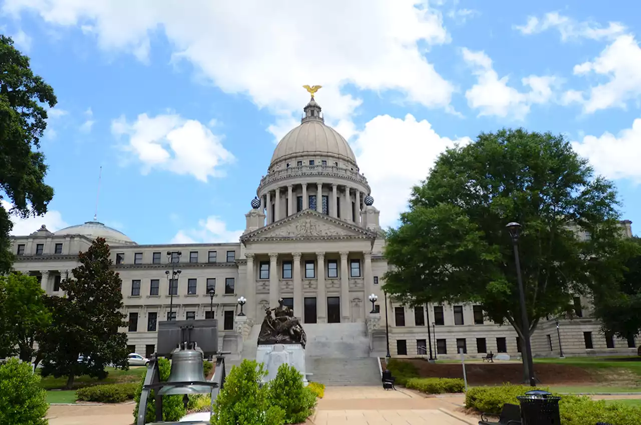 House passes equal pay with bipartisan vote