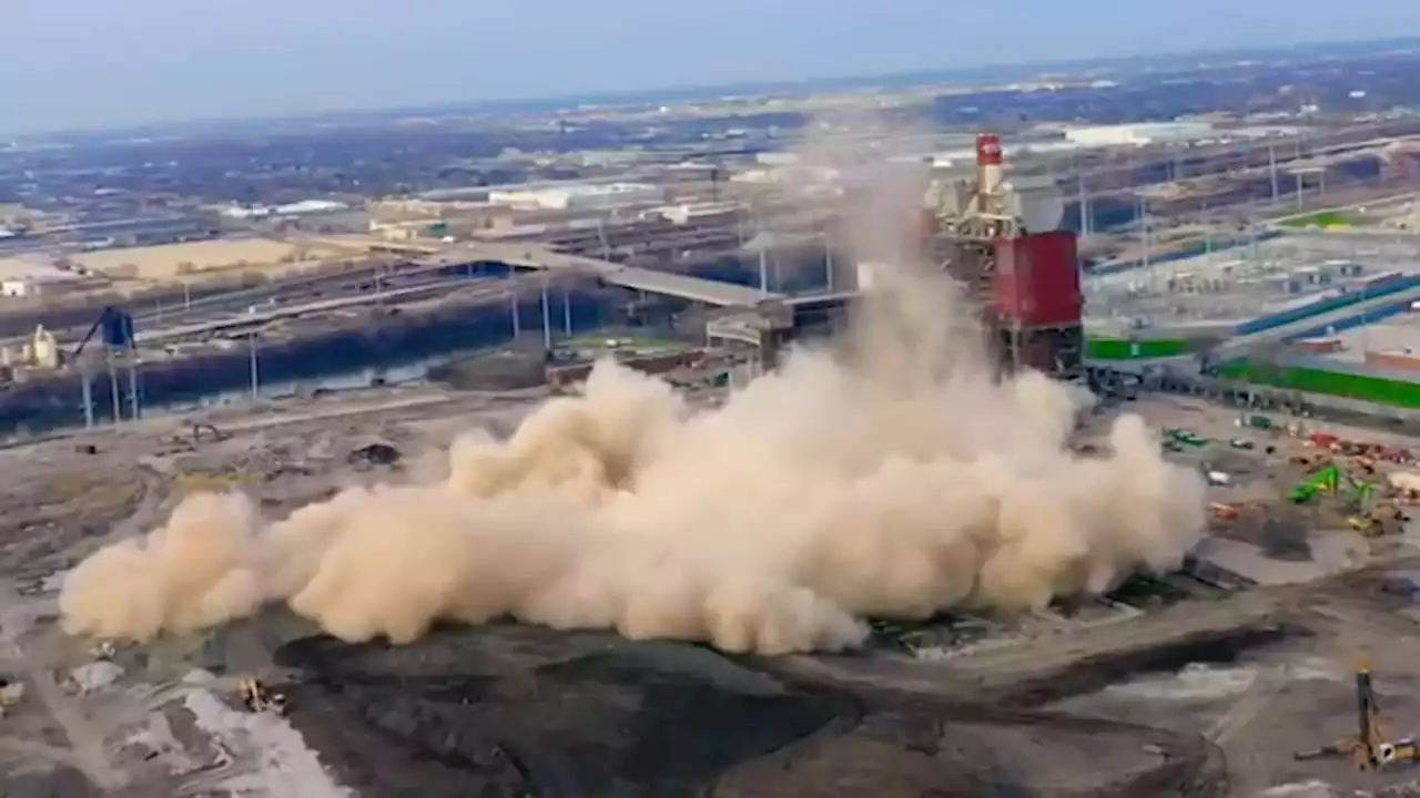 Little Village Residents Slam Lack of Discipline for Smokestack Implosion