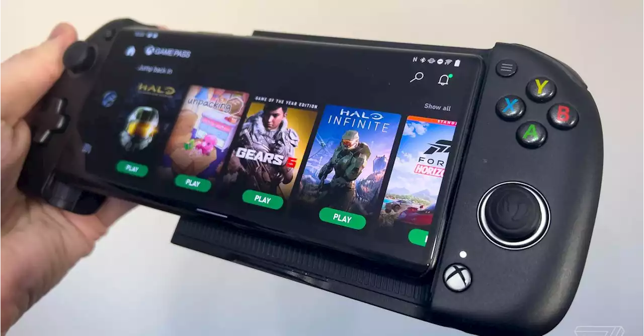 This controller turns your Android phone into a portable Xbox