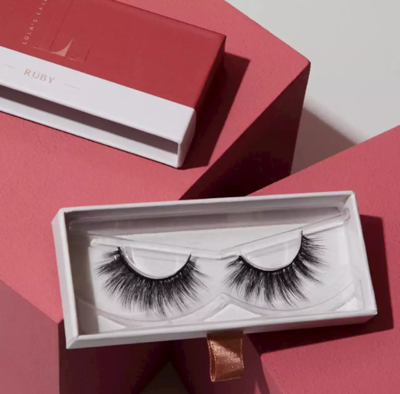 15 Best False Eyelashes That Will Transform Your Look