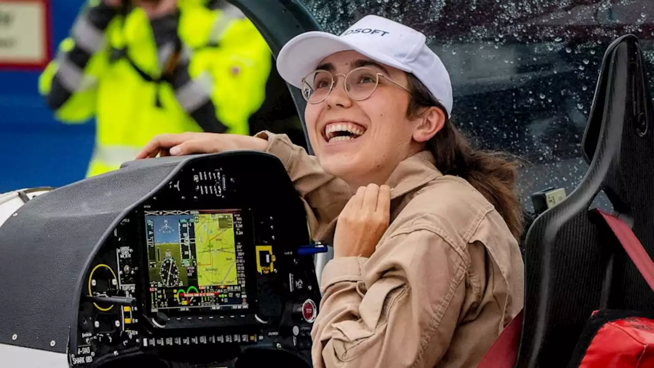 19-year-old breaks record of youngest woman to fly solo around the world