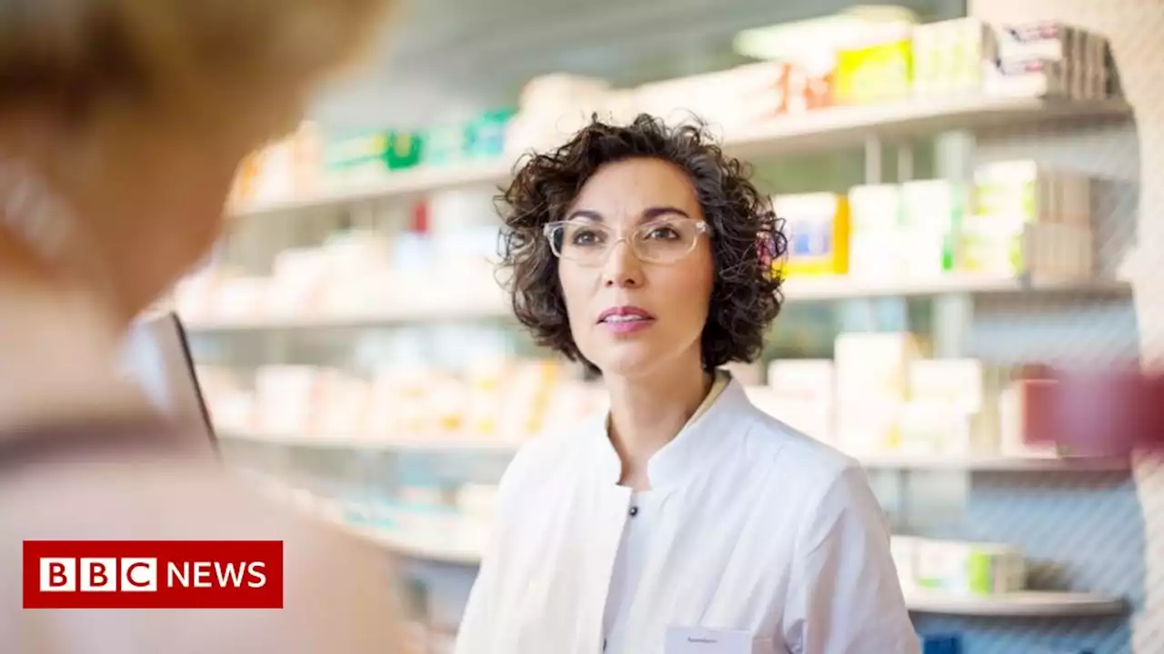 High Street pharmacies in England to help people lose weight