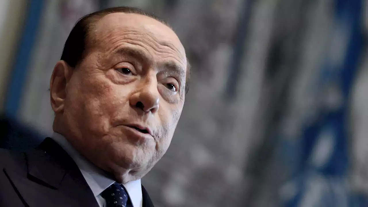 Quirinale, Silvio Berlusconi si ritira dalla corsa e chiede a Draghi di restare premier