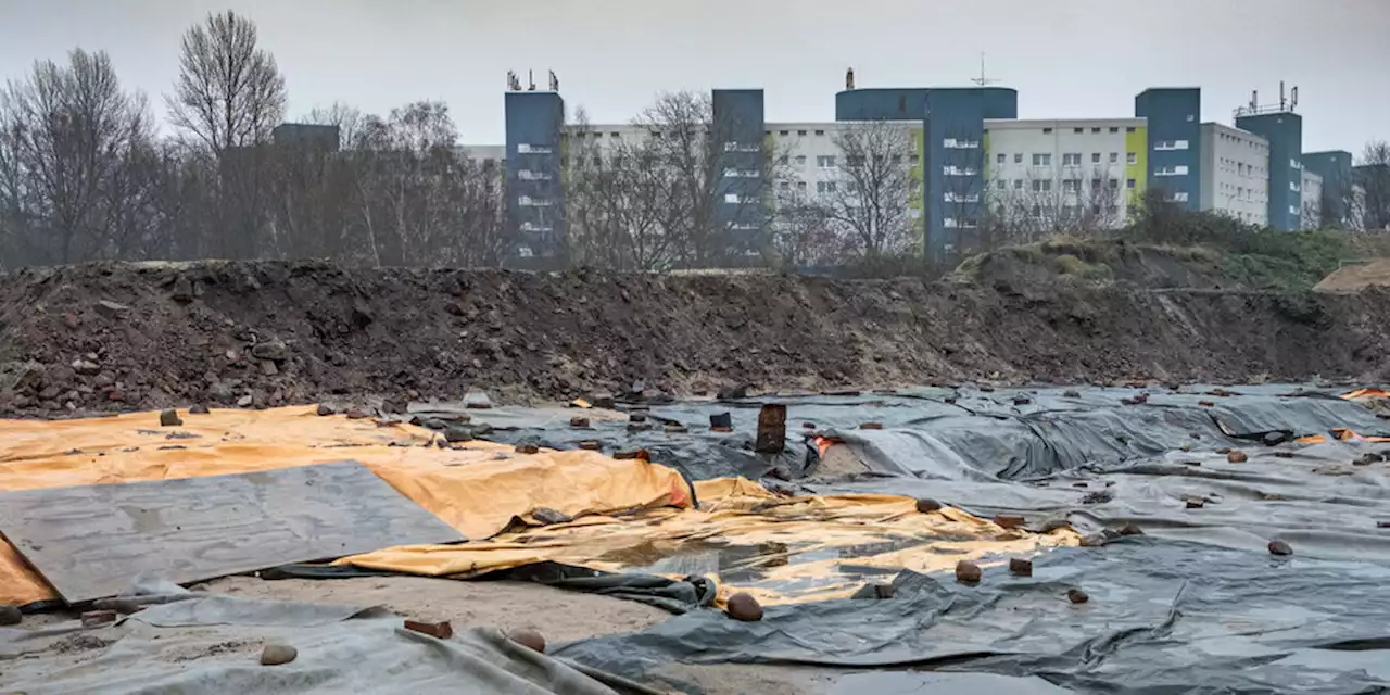 Streit um Gräber aus der Nazizeit: Die Stadt, die Bahn und der Tod