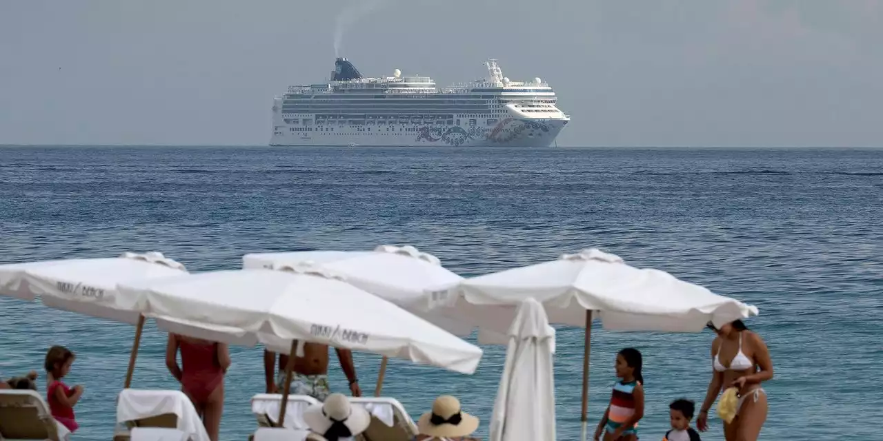 Cruise Lines Betting on Summer Rebound Face Obstacles From Omicron