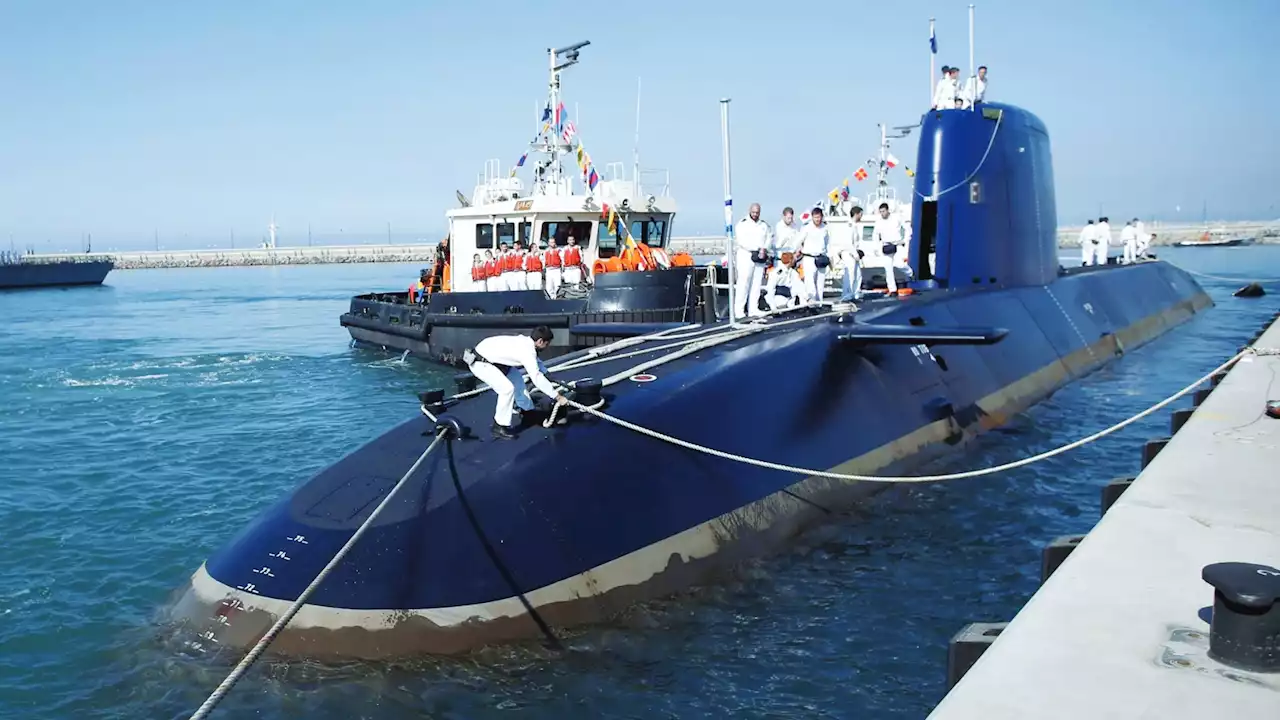 «الغواصات» تُبحر برئيس أكبر كتلة خارج «الكنيست»