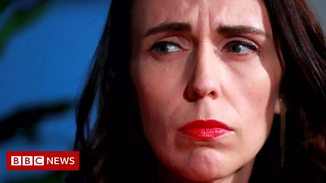 Covid: New Zealand PM Ardern cancels wedding amid Omicron wave