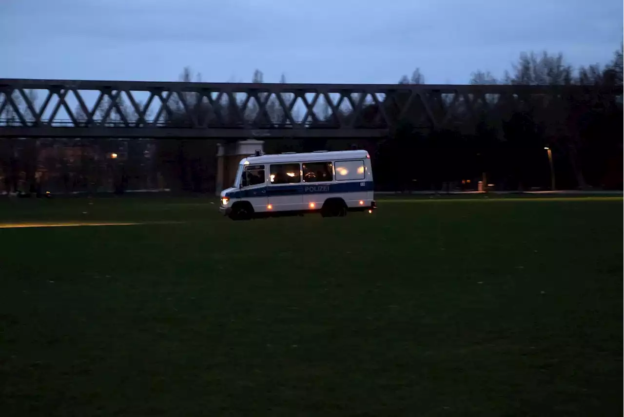 Mann im Park am Gleisdreieck niedergestochen: Festnahme