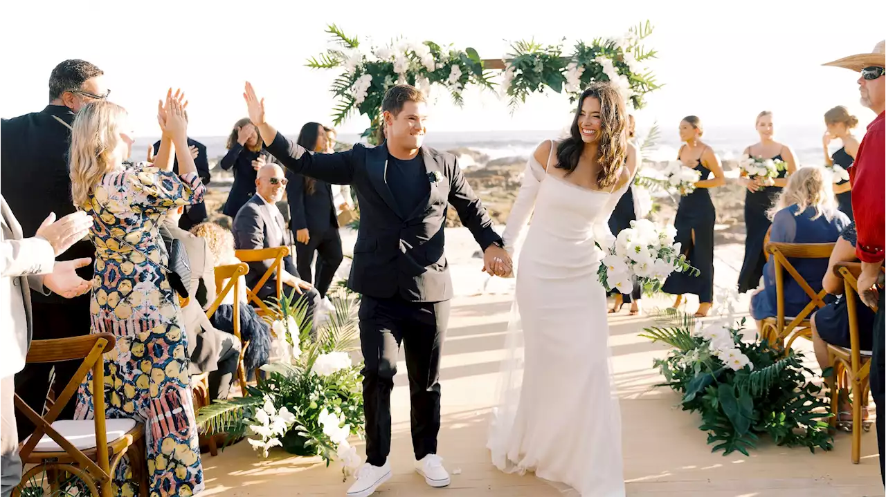 This Pitch Perfect Star Had A Romantic Beach Wedding In Mexico